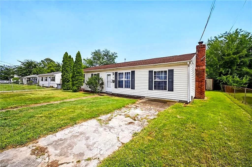 1820 Moger DR, HAMPTON VA 23663 - Photo 5