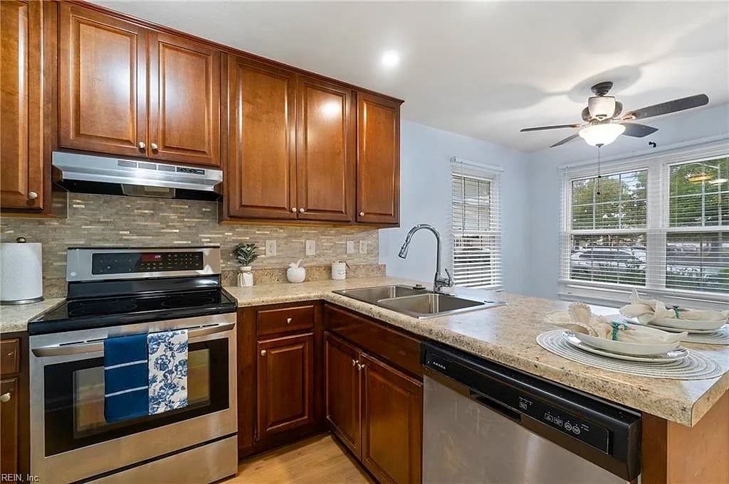 3500 Clover Meadows DR, CHESAPEAKE VA 23321 thumb 12