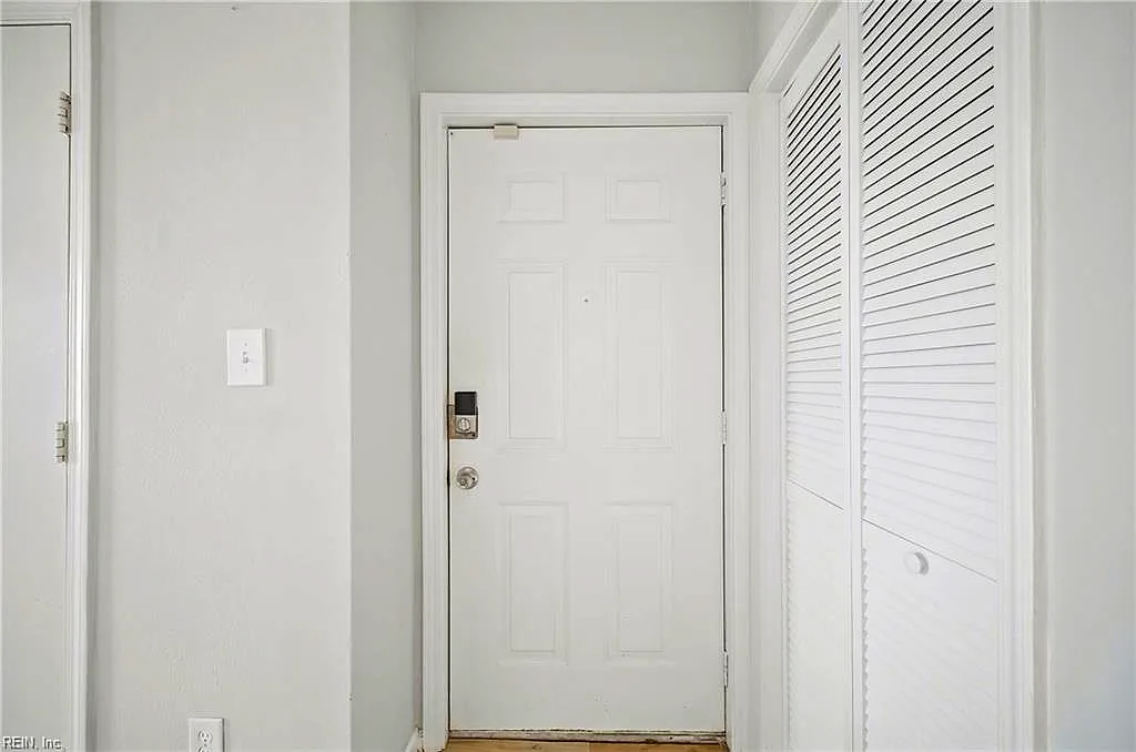 225 A View AVE #202, NORFOLK VA 23503 thumb 7