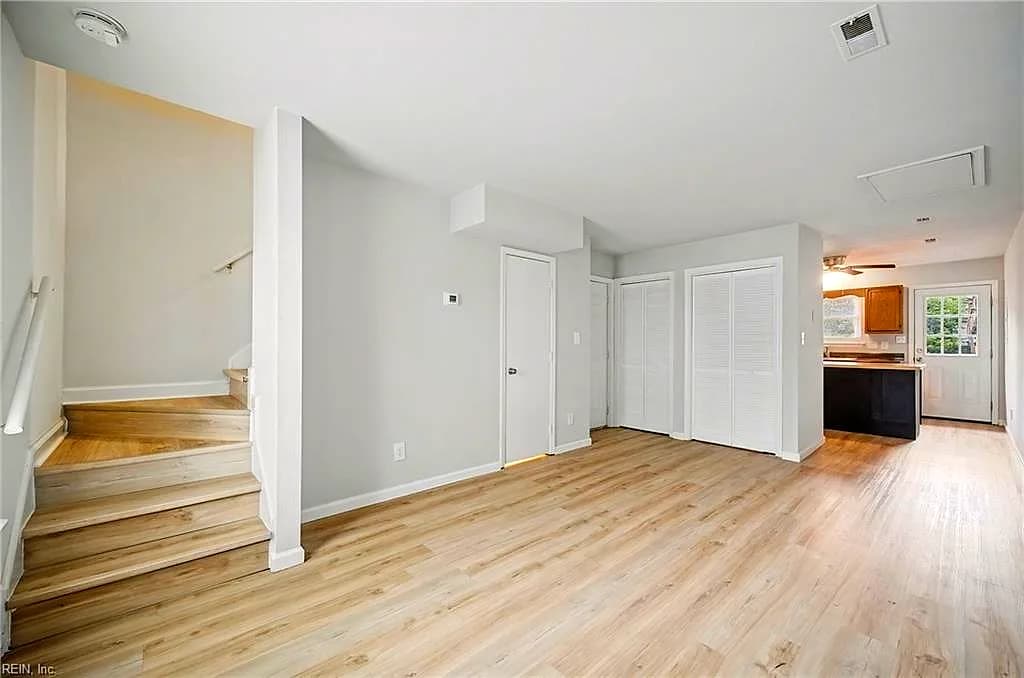 225 A View AVE #202, NORFOLK VA 23503 thumb 10
