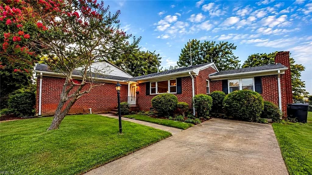 58 College PL, HAMPTON VA 23669 - Photo 2