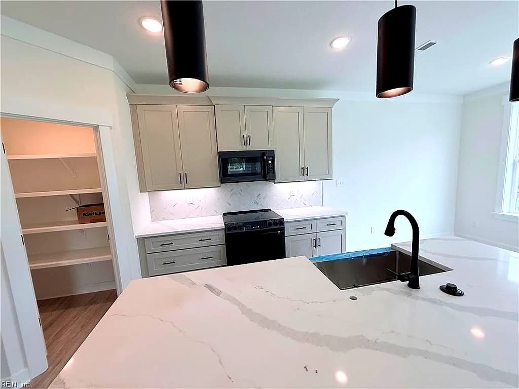 709 Flatrock LN, CHESAPEAKE VA 23320 thumb 6