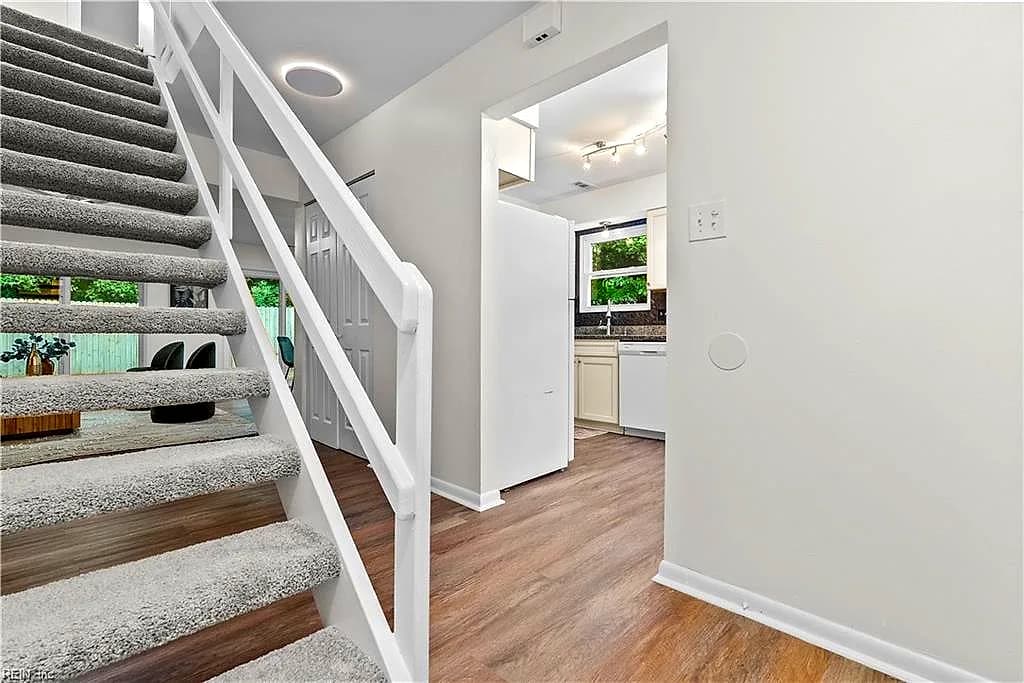 16 Farington CIR, CHESAPEAKE VA 23320 - Photo 5