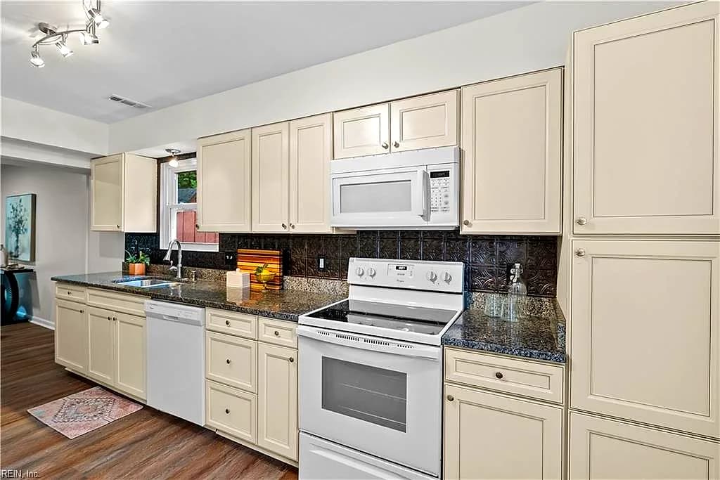 16 Farington CIR, CHESAPEAKE VA 23320 thumb 7