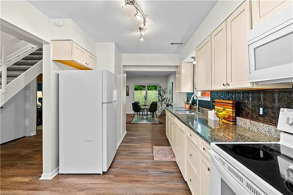 16 Farington CIR, CHESAPEAKE VA 23320 thumb 8