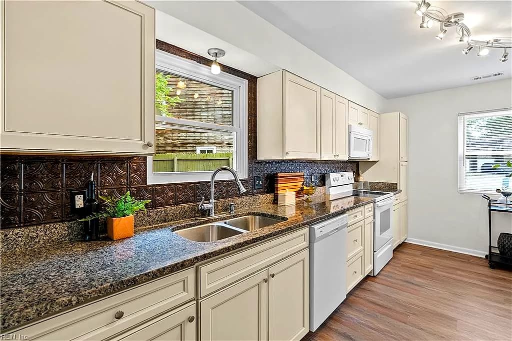 16 Farington CIR, CHESAPEAKE VA 23320 thumb 10