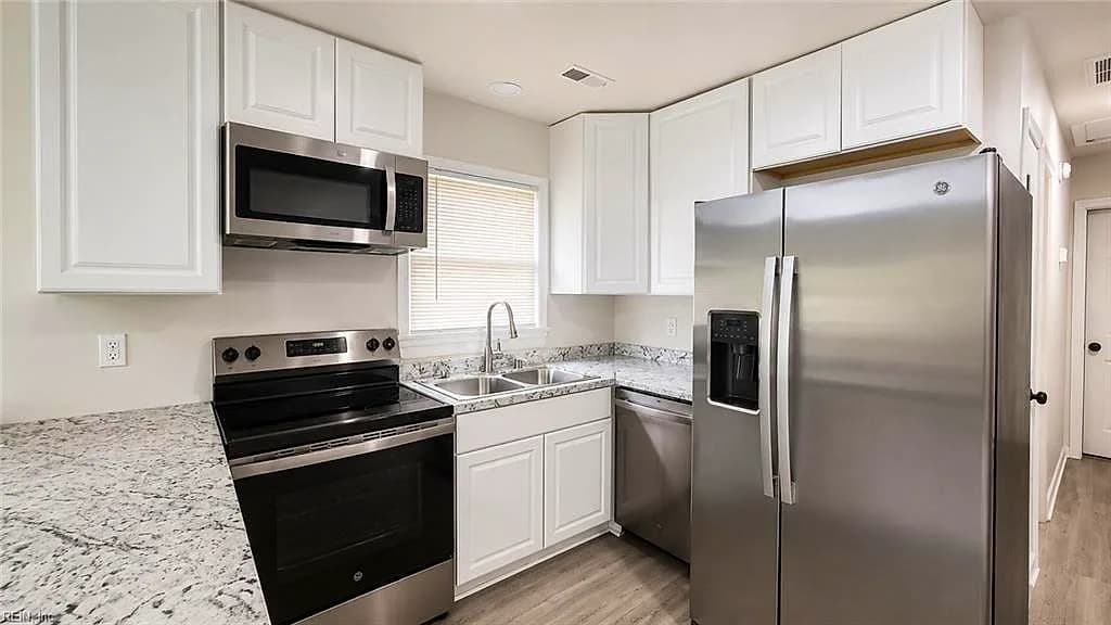 31 Bland ST, HAMPTON VA 23669 - Photo 4