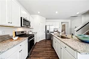 3027 Brett DR, SUFFOLK VA 23434 - Photo 5