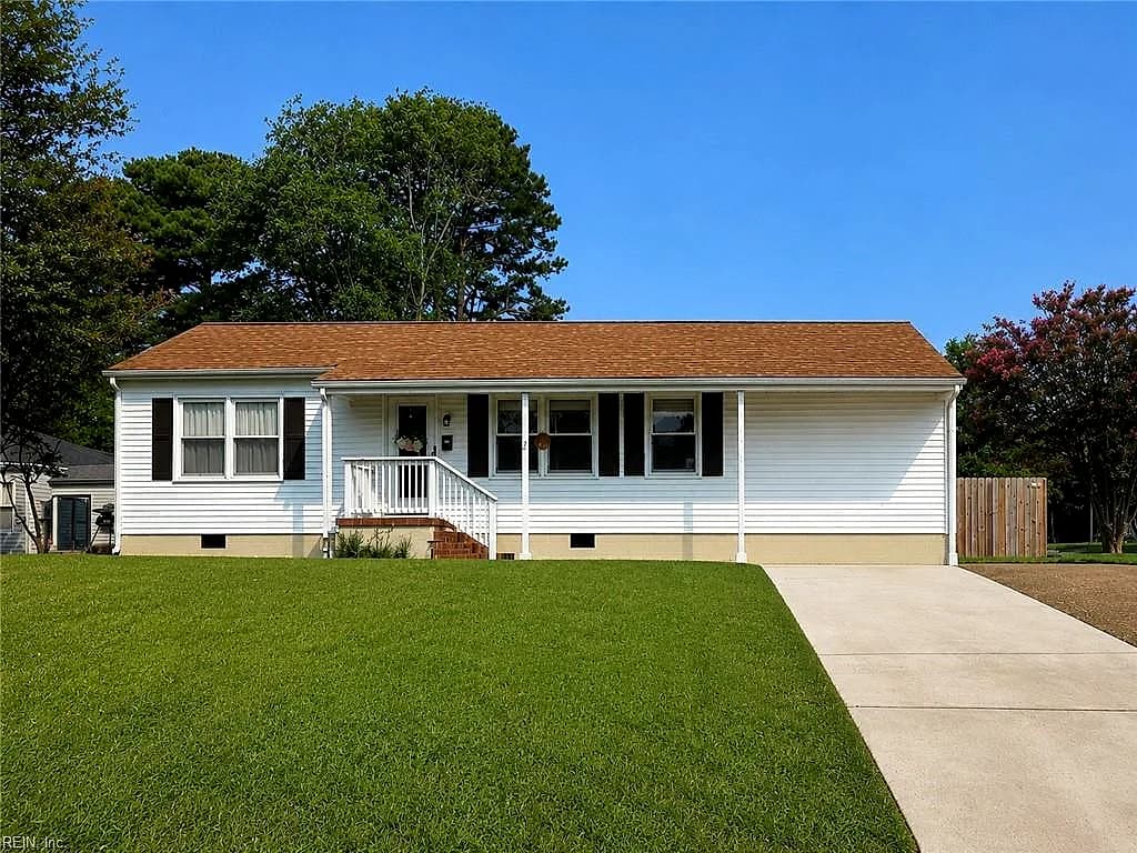 2 Surry CT, HAMPTON VA 23669 - Photo 2