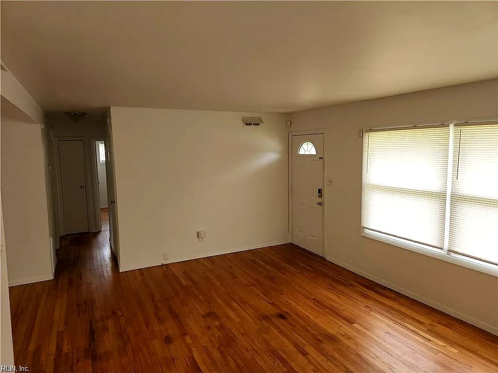 2236 Corbett AVE, NORFOLK VA 23518 - Photo 2