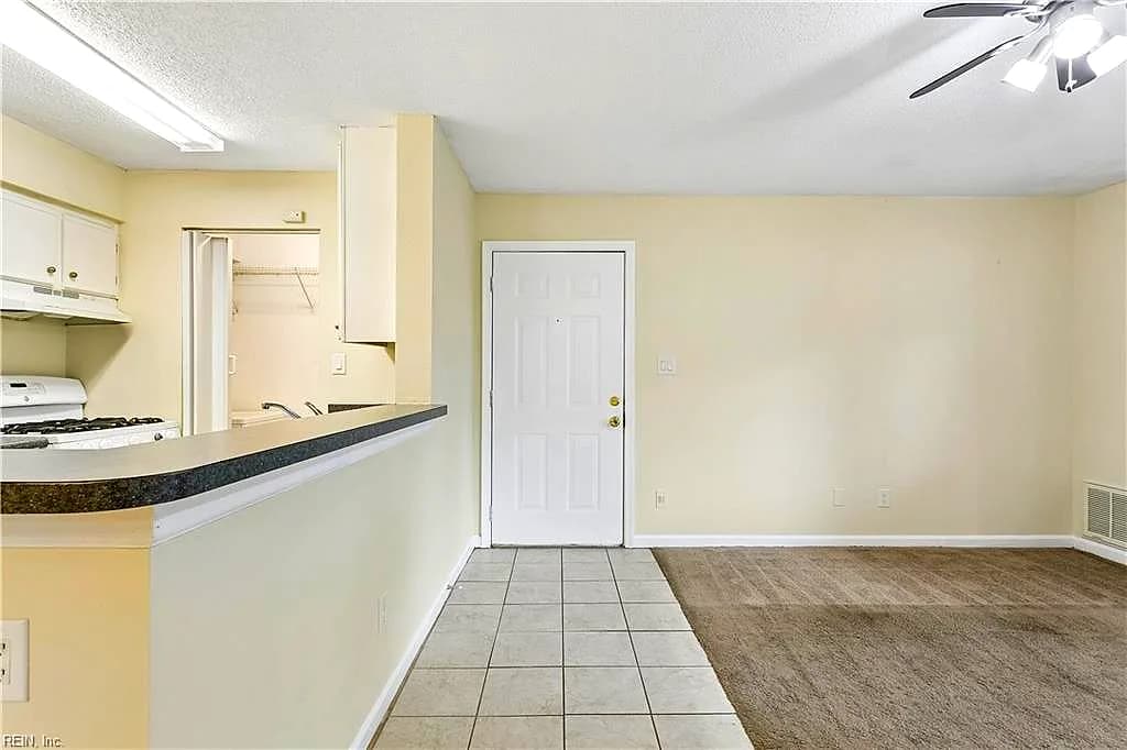 12622 Daybreak CIR, NEWPORT NEWS VA 23602 - Photo 4