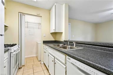 12622 Daybreak CIR, NEWPORT NEWS VA 23602 thumb 8
