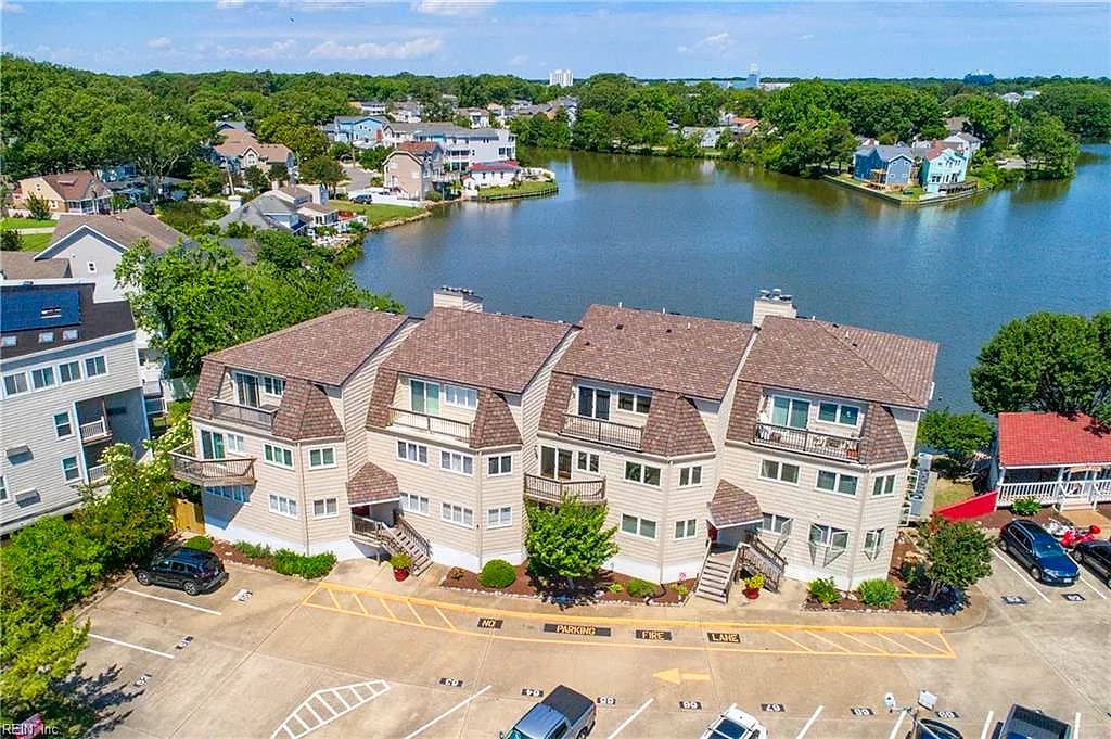 251 Lake DR, VIRGINIA BEACH VA 23451 - Main photo