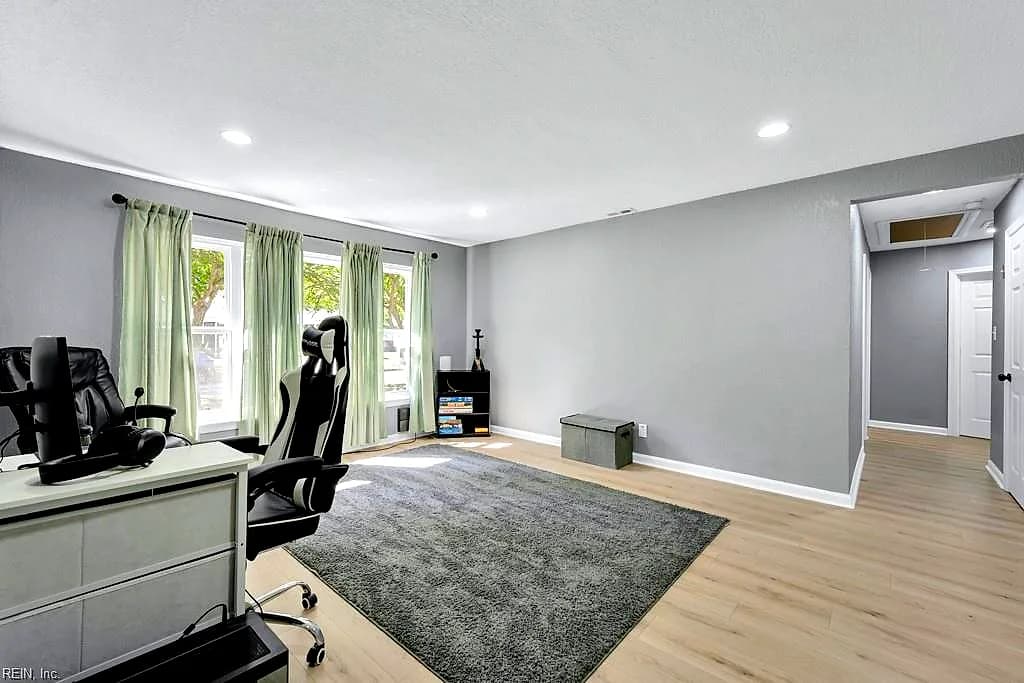 8333 Norristown DR, NORFOLK VA 23518 thumb 6