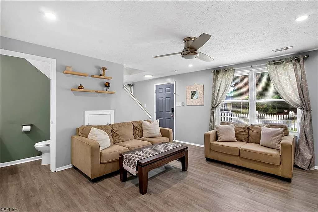 1406 Hardy Cash DR, HAMPTON VA 23666 thumb 11