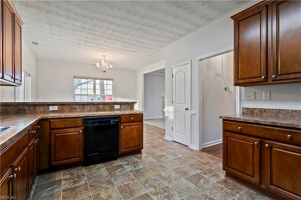 60 Manilla LN, HAMPTON VA 23669 thumb 11