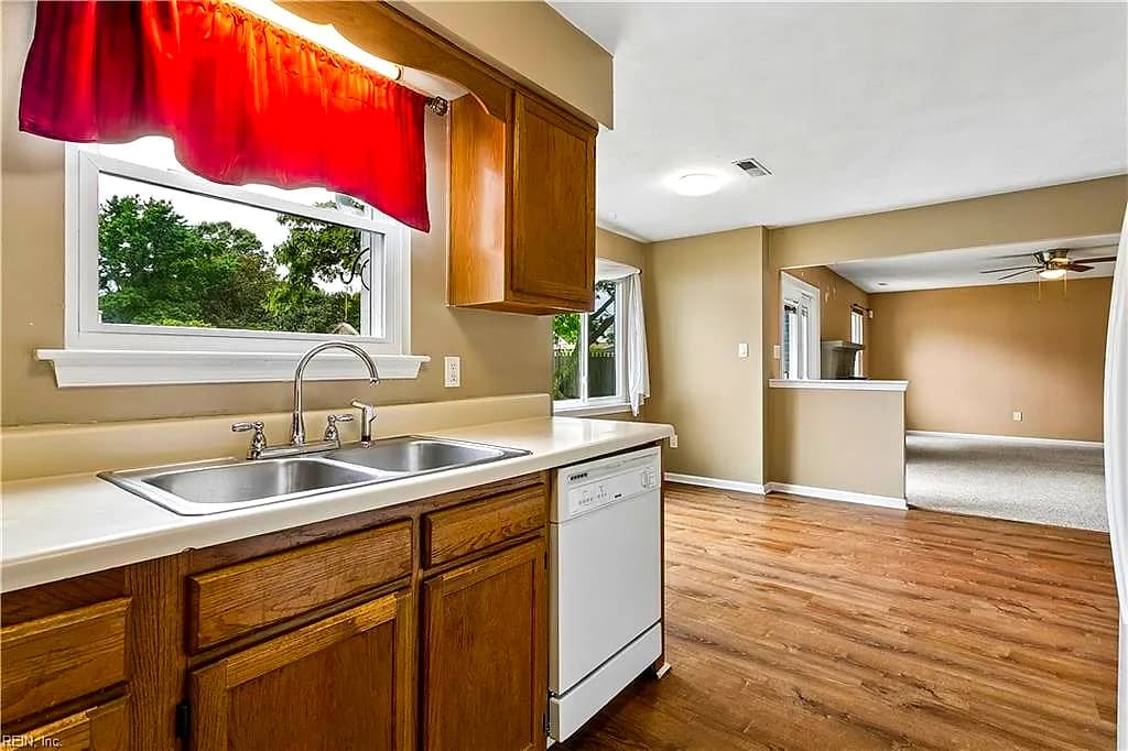 1249 Mozart DR, VIRGINIA BEACH VA 23454 thumb 12