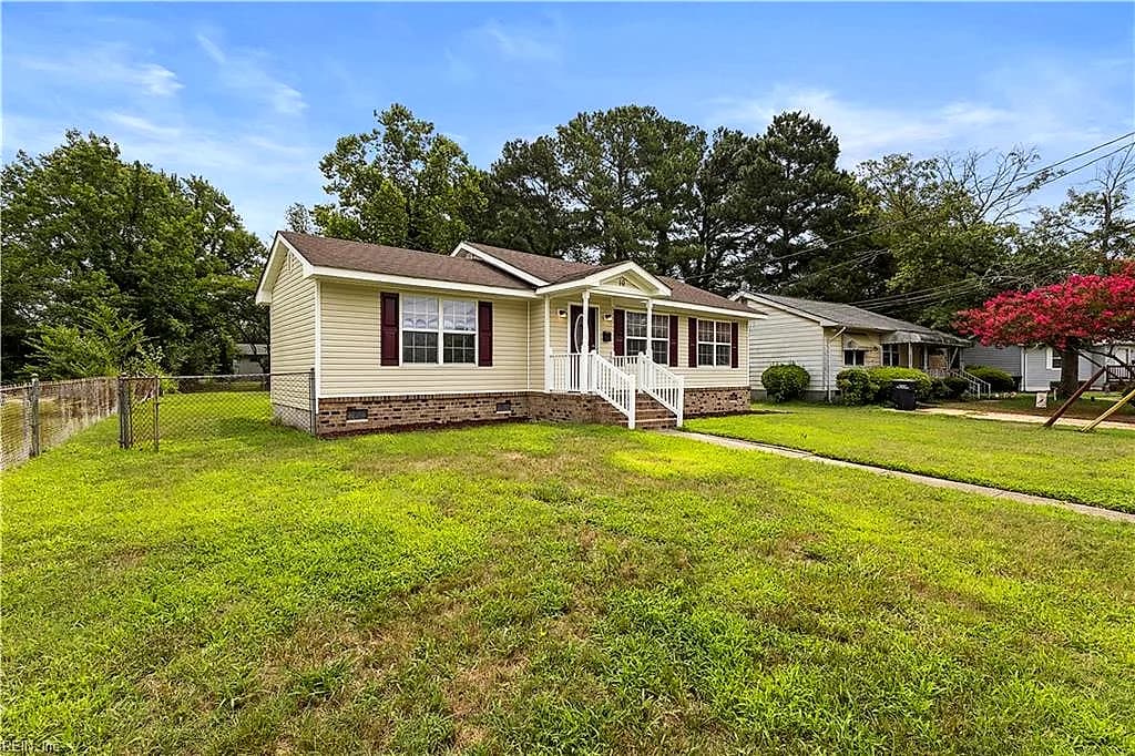 10 Langley CIR, PORTSMOUTH VA 23701 - Photo 2