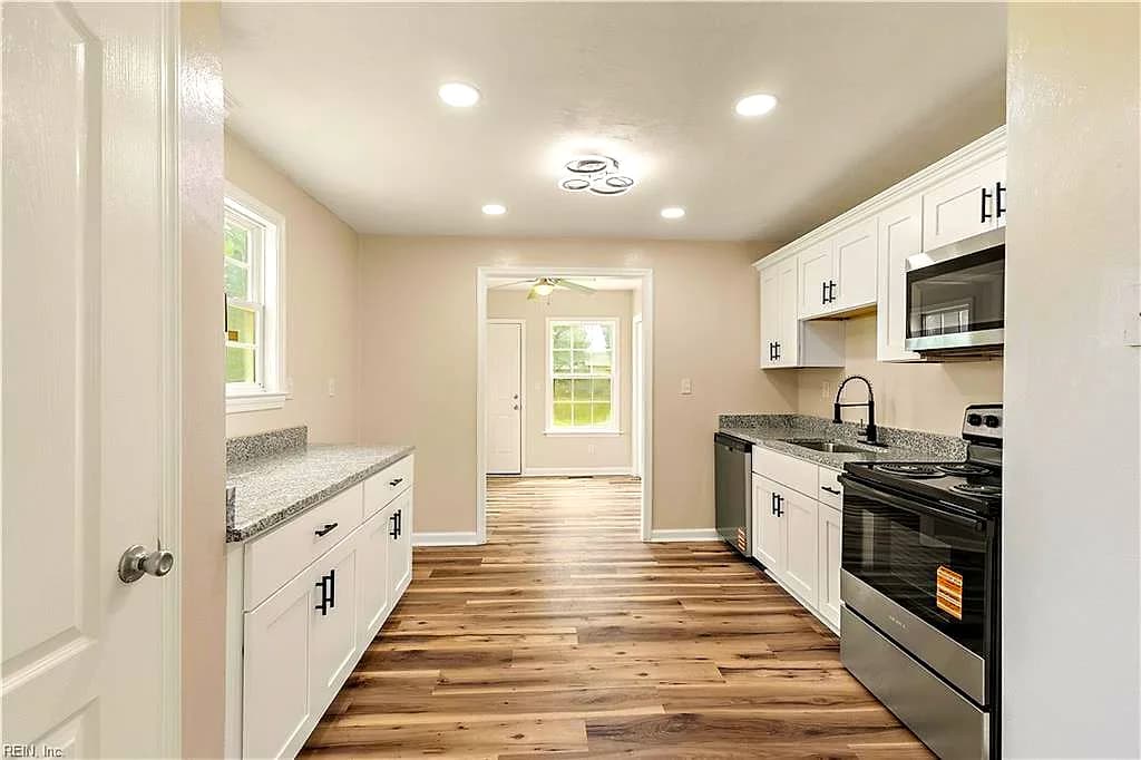 10 Langley CIR, PORTSMOUTH VA 23701 thumb 9