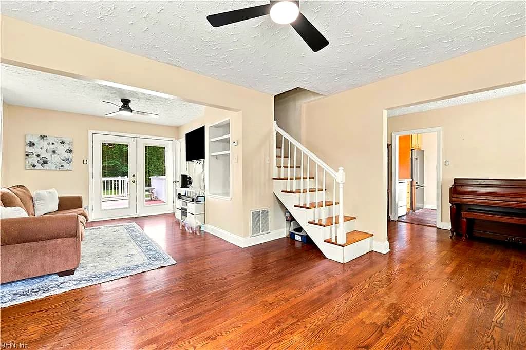 215 Tareyton LN, PORTSMOUTH VA 23701 thumb 7