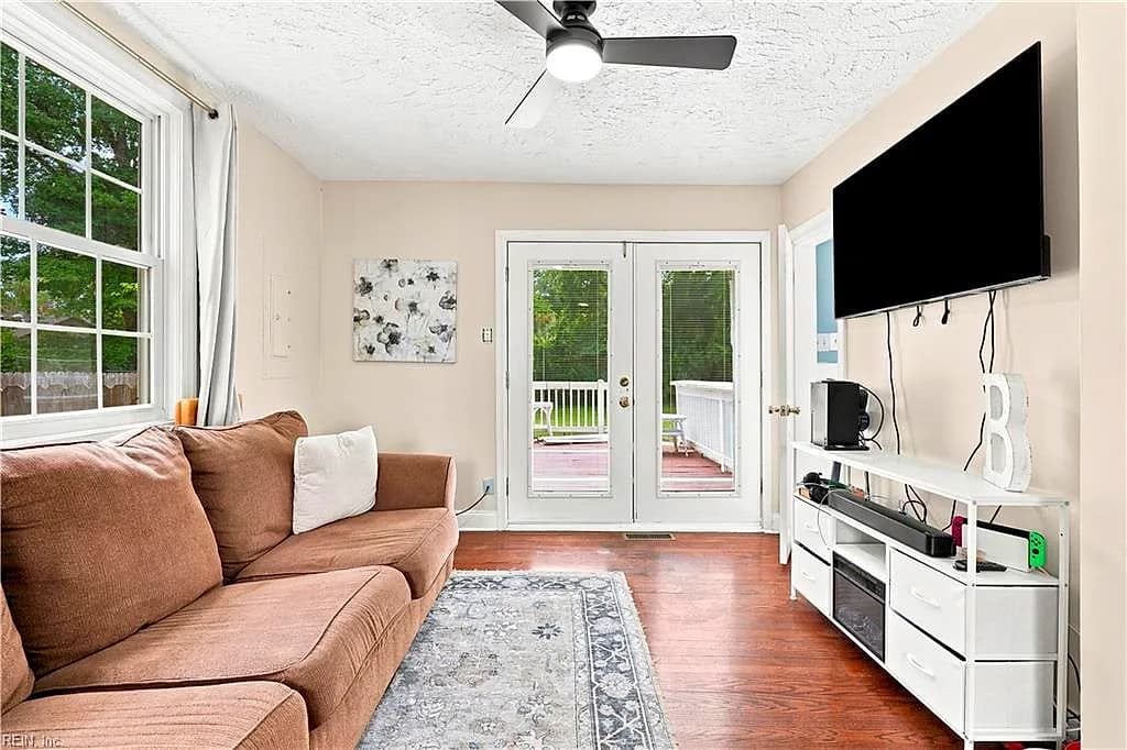215 Tareyton LN, PORTSMOUTH VA 23701 thumb 9