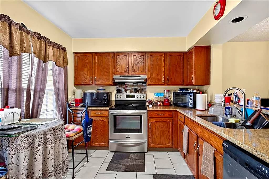 937 Monarch DR, VIRGINIA BEACH VA 23462 - Photo 4