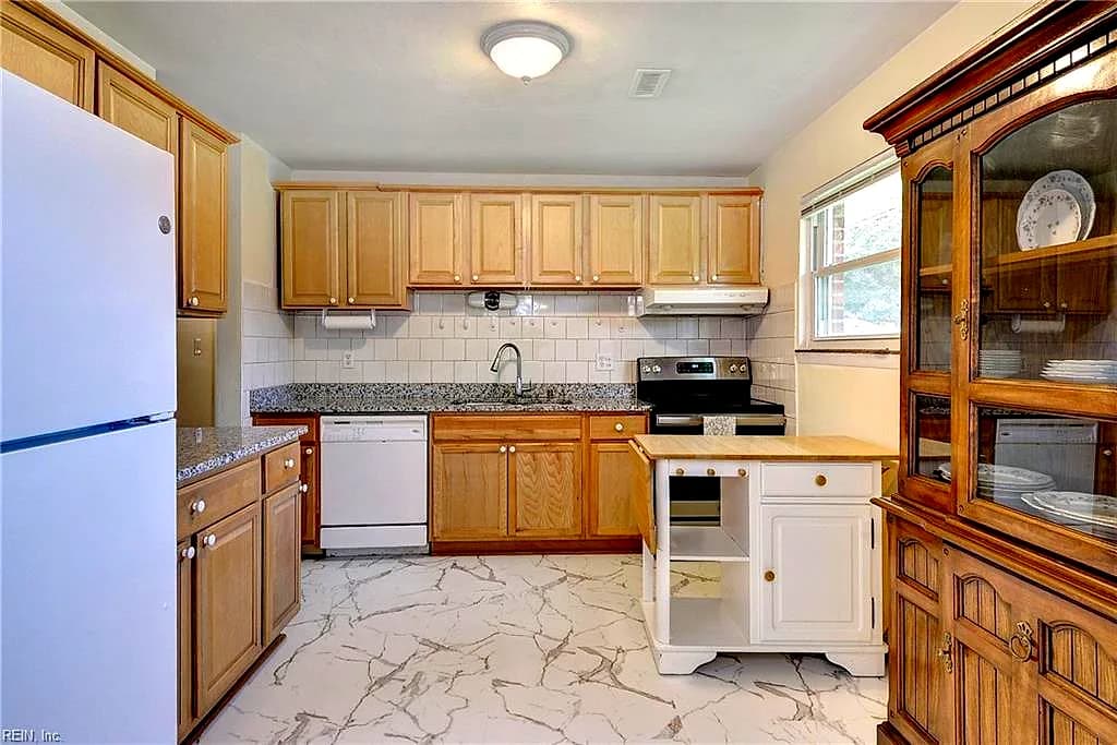 340 Curtis Tignor RD, NEWPORT NEWS VA 23608 thumb 12