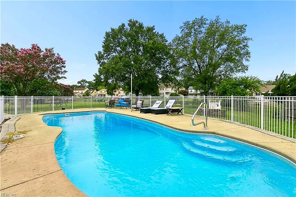207 Skipper CT, HAMPTON VA 23669 - Photo 4