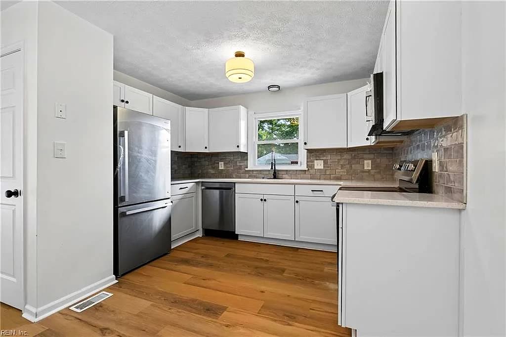 1405 Edson TER, HAMPTON VA 23663 thumb 8