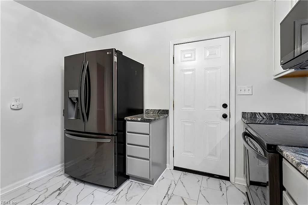 930 Coloma DR, NEWPORT NEWS VA 23608 thumb 11