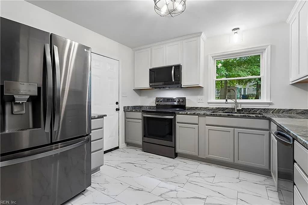 930 Coloma DR, NEWPORT NEWS VA 23608 thumb 10