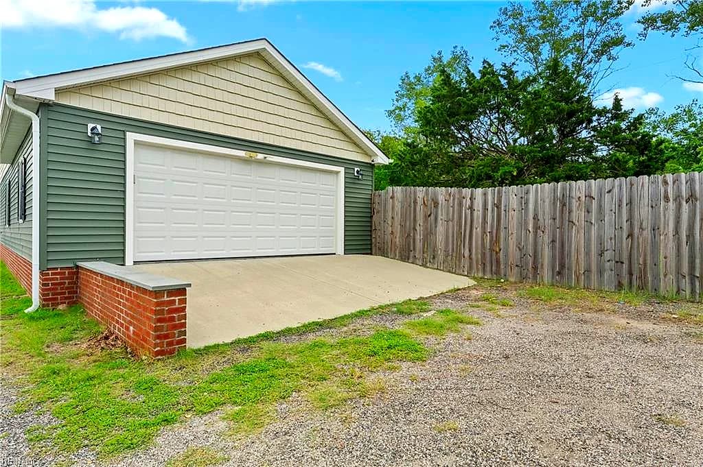 3225 Ellis LN, HAYES VA 23072 - Photo 3