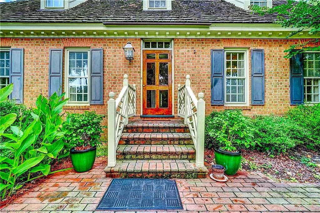 1310 Cloncurry RD, NORFOLK VA 23505 - Photo 4