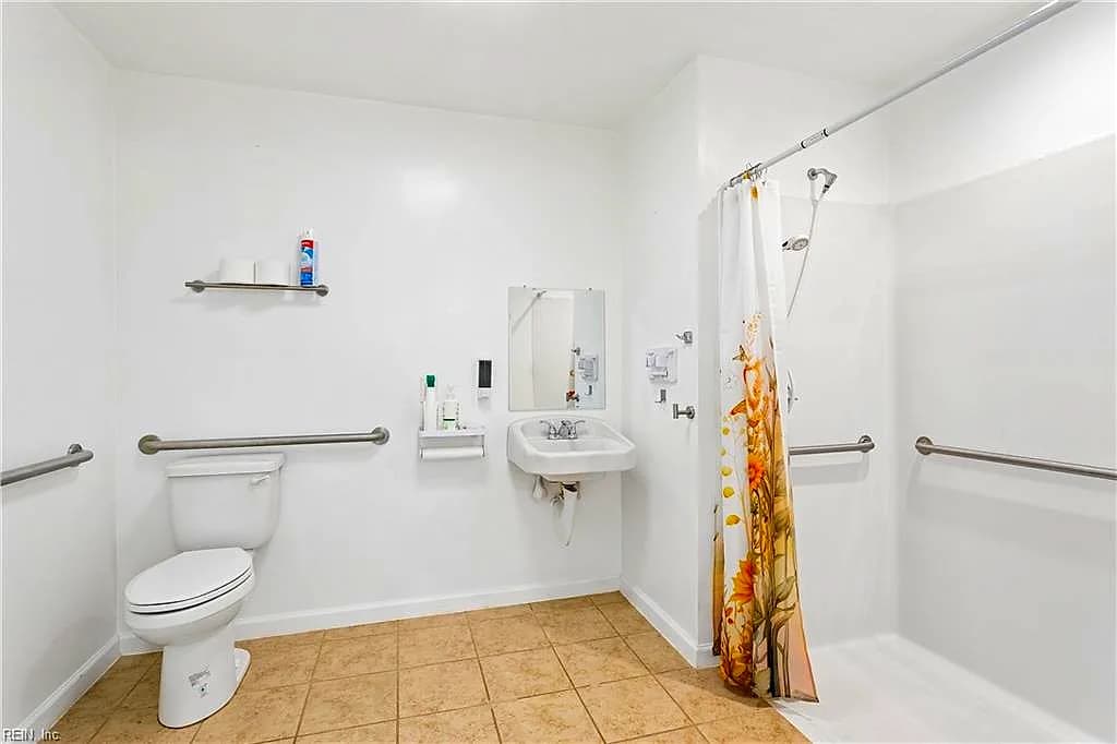 601 Hopewell DR, CHESAPEAKE VA 23323 thumb 12