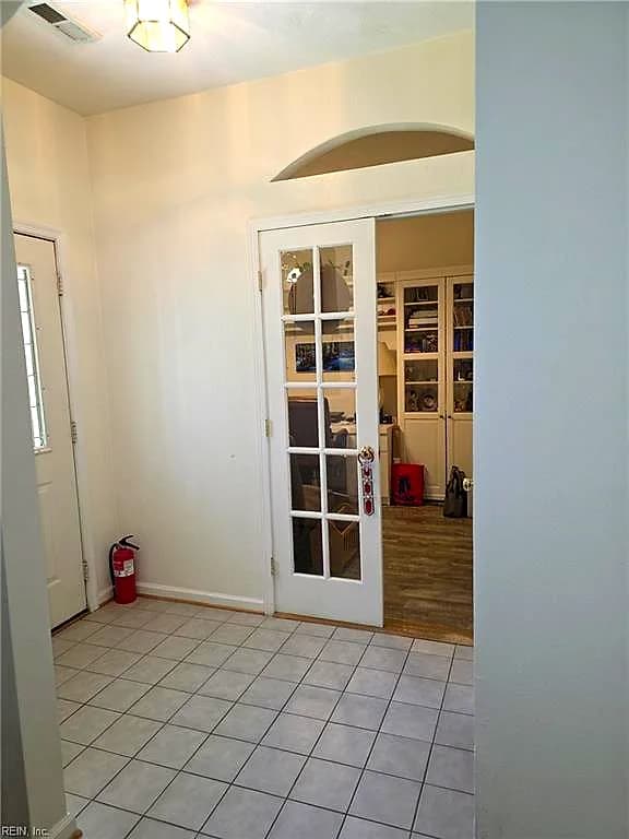407 Belmont CIR, YORKTOWN VA 23693 - Photo 4