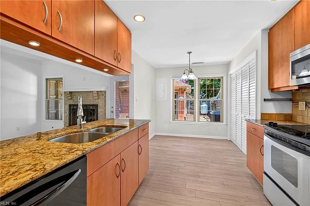 1004 Tottenham LN, VIRGINIA BEACH VA 23454 thumb 11