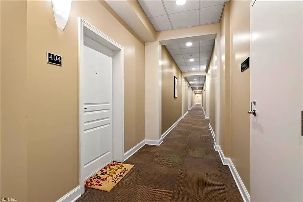 670 Town Center DR #404, NEWPORT NEWS VA 23606 - Photo 3