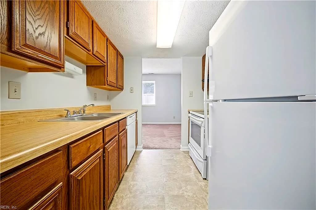 529 Chanticlar CT, NEWPORT NEWS VA 23608 thumb 7