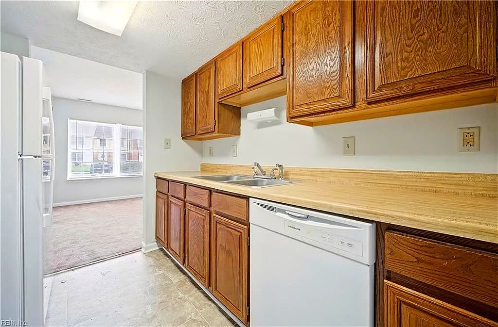 529 Chanticlar CT, NEWPORT NEWS VA 23608 thumb 9