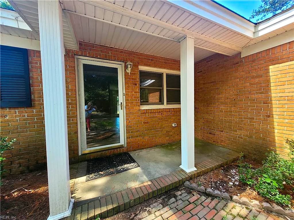 2237 Maple ST, VIRGINIA BEACH VA 23451 - Photo 2
