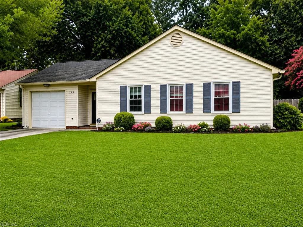 733 Gunby RD, NEWPORT NEWS VA 23601 - Main photo