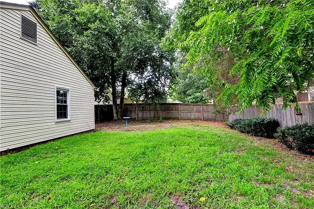 733 Gunby RD, NEWPORT NEWS VA 23601 - Photo 4