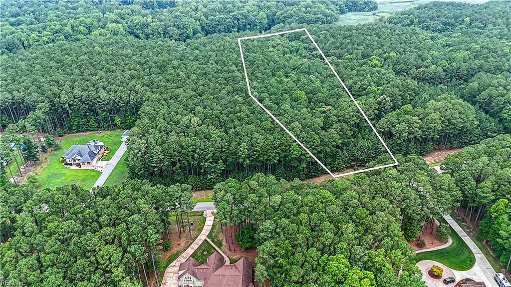 1194 Lawnes Neck DR, SMITHFIELD VA 23430 - Photo 4
