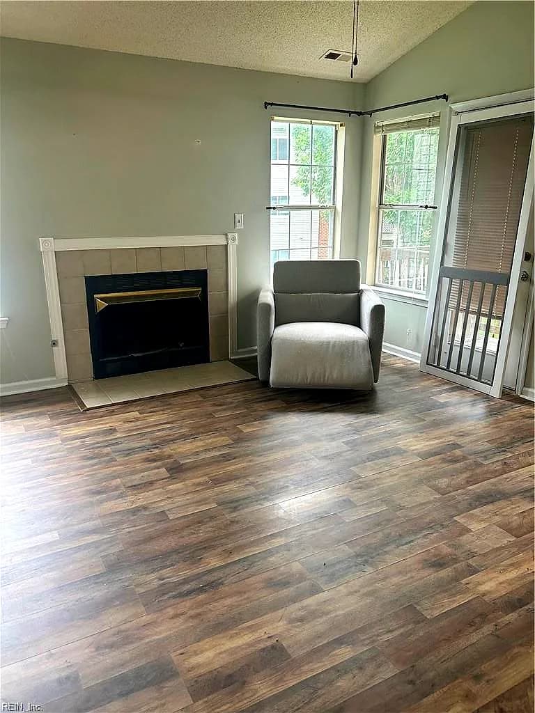 715 Daylight CT, NEWPORT NEWS VA 23602 - Photo 3