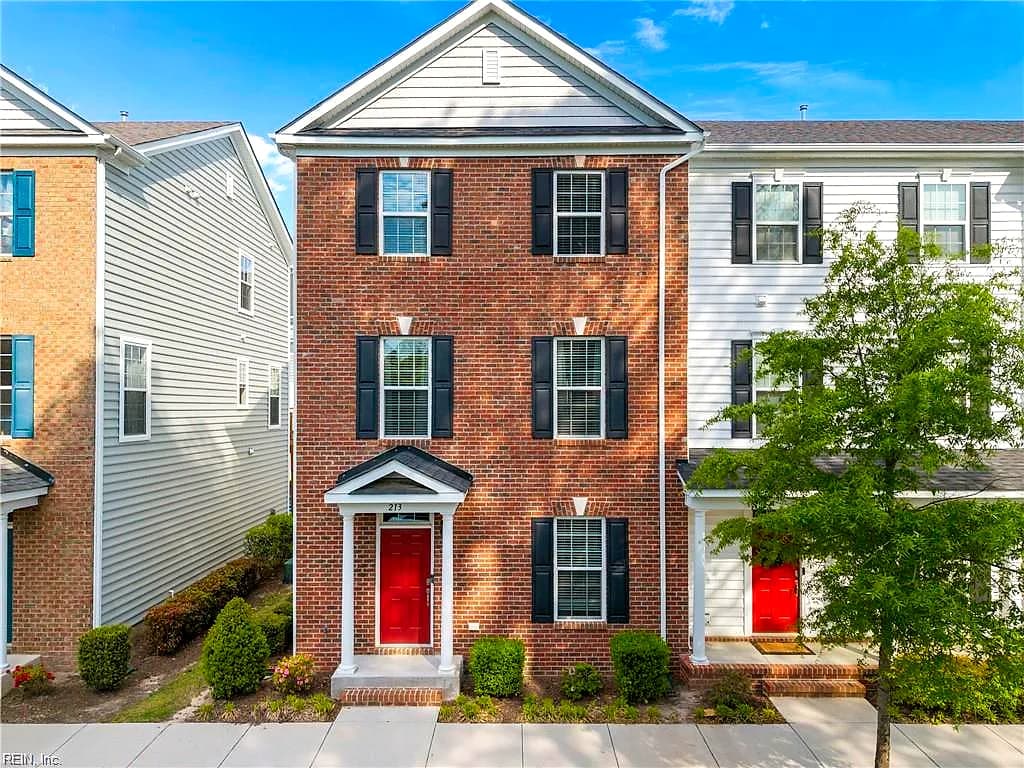 213 Runnel ST, HAMPTON VA 23666 - Photo 2