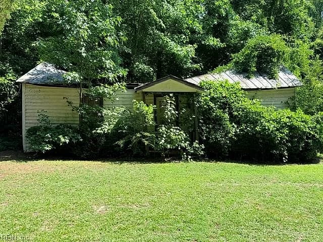 127 Bryan AVE, WAKEFIELD VA 23888 - Photo 3