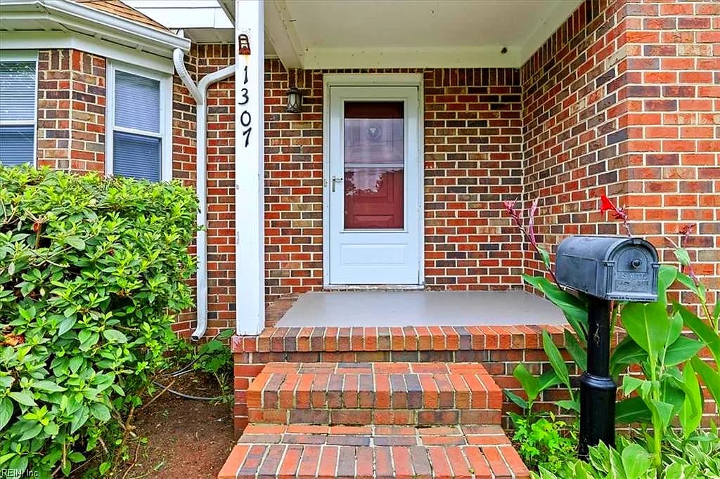 1307 Creamer RD, NORFOLK VA 23503 thumb 6