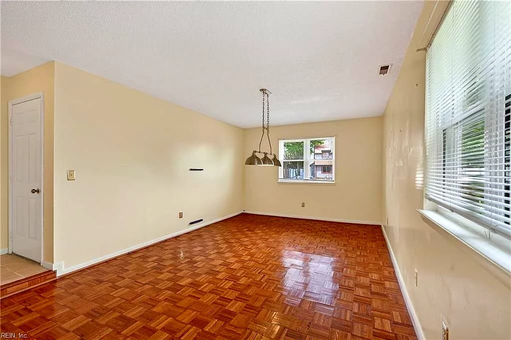 668 Masefield CIR, VIRGINIA BEACH VA 23452 - Photo 5