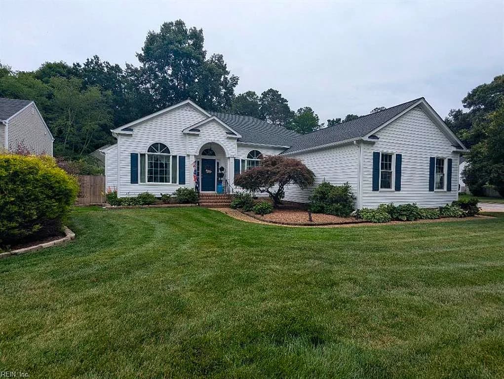 101 Seagrams CT, YORKTOWN VA 23693 - Main photo