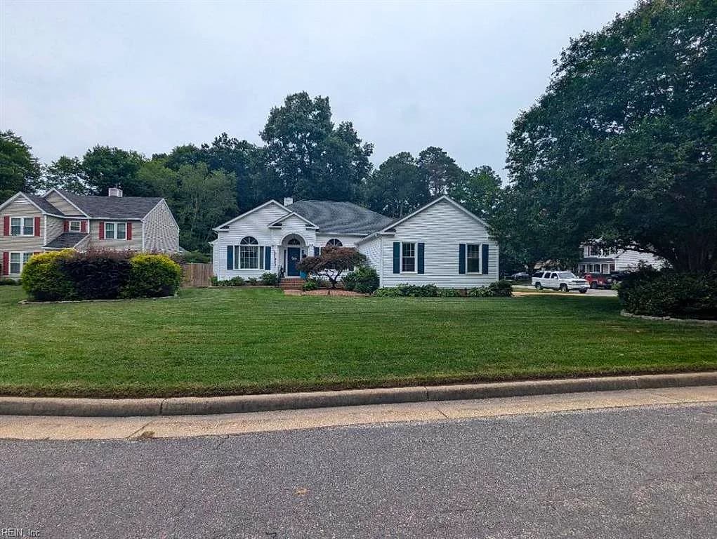101 Seagrams CT, YORKTOWN VA 23693 - Photo 3